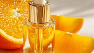 فوائد سيروم فيتامين سي للوجه